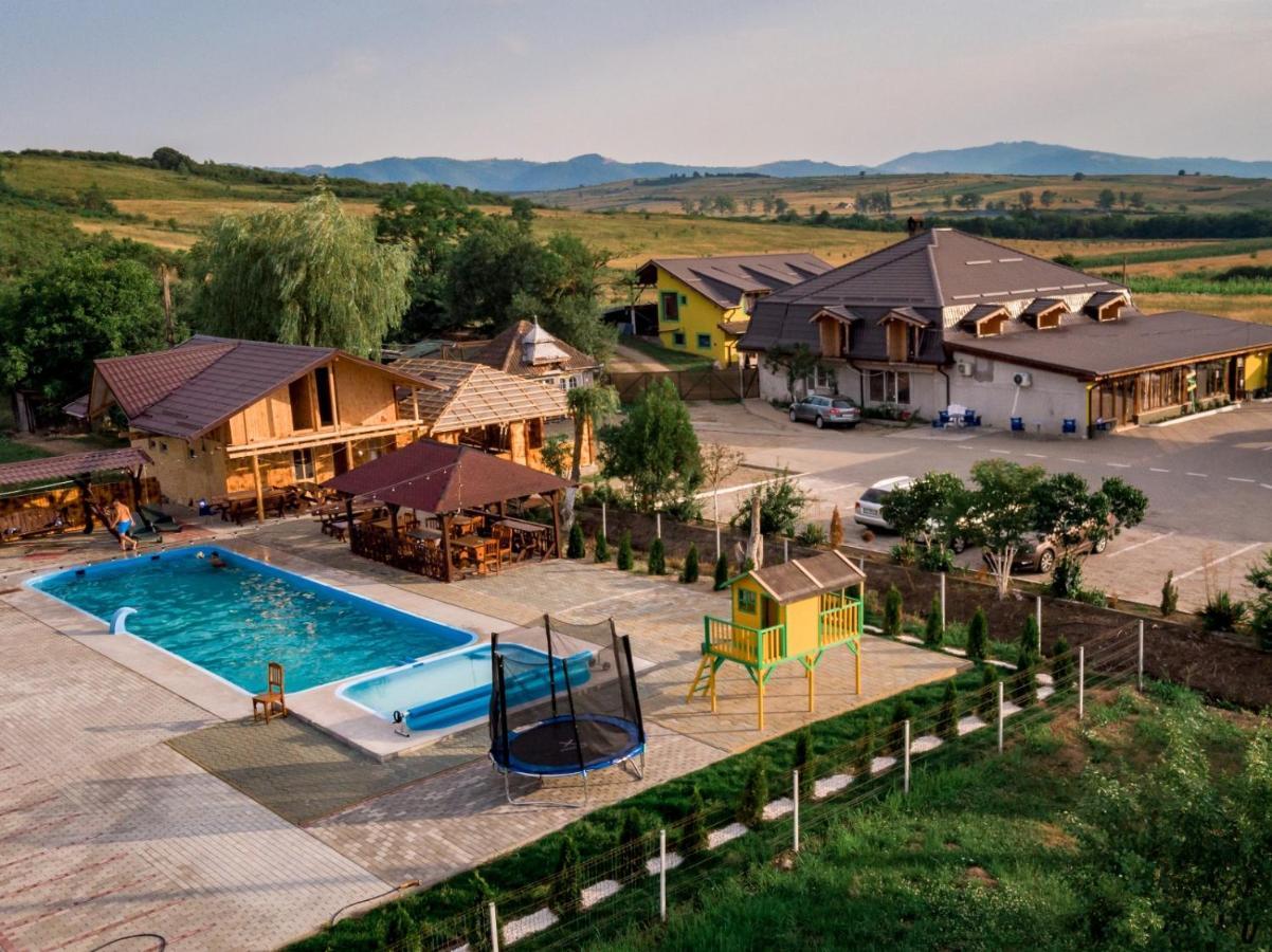 Complex Stefanesti Hotel Bozovici Exterior photo